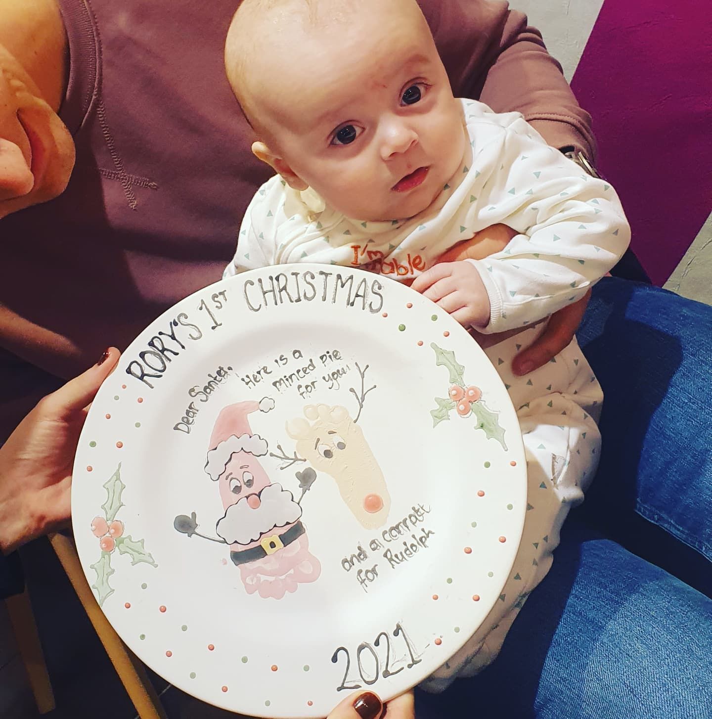 A Christmas keepsake plate